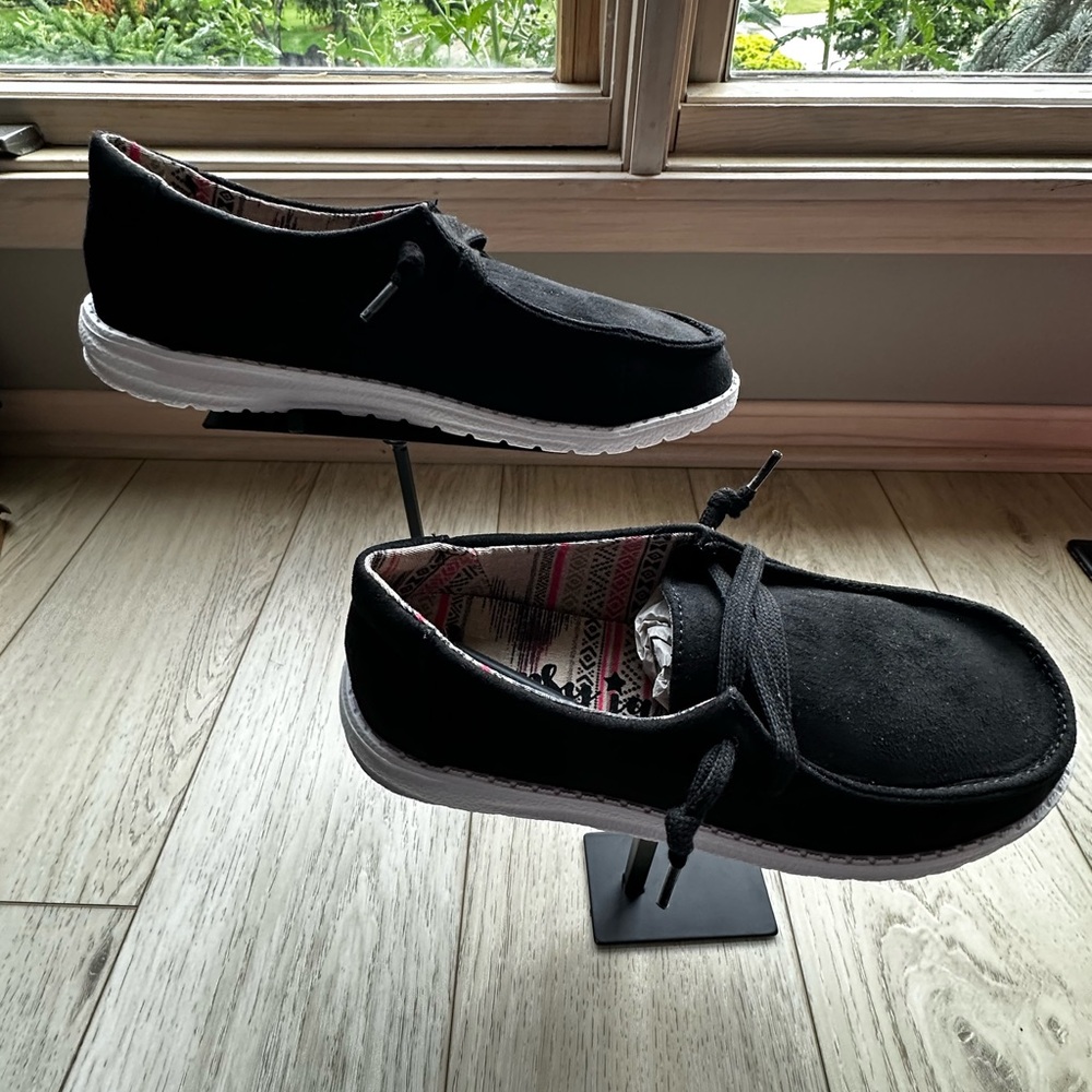 🖤 NWT Gypsy Jazz Black Casual Loafers 🖤 - Size 6.5